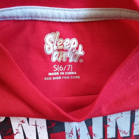 Bundle of (3) Red Short Sleeve Tshirts Boys Sz.6/7 - Picture 6 of 6